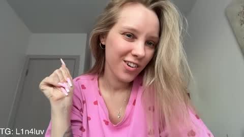 lina online show from April 13, 4:22 pm