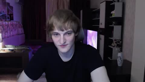 l1onkennedy online show from December 3, 8:53 pm