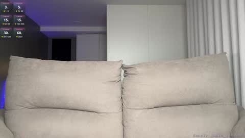 Julie online show from February 14, 5:43 am