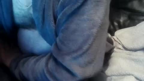 Snapshot of l_a_d_y chatting on February 2, 10:28 pm pelle and lady online show from February 2, 10:28 pm