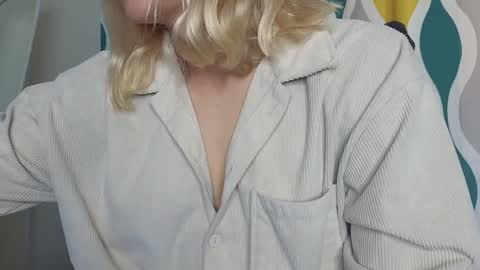 Snapshot of l_adonis_l chatting on September 28, 7:06 am Adonis online show from September 28, 7:06 am