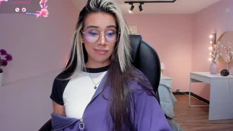 T A T I A N A online show from June 9, 11:43 am