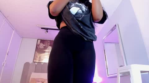 Snapshot of laady_brownn chatting on February 28, 11:36 am Cris online show from February 28, 11:36 am