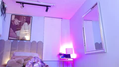 Snapshot of laady_brownn chatting on March 1, 11:28 am Cris online show from March 1, 11:28 am