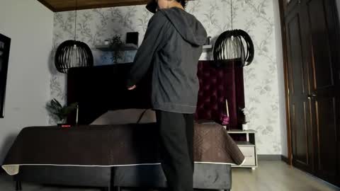 labrinthteasing online show from January 19, 1:32 pm