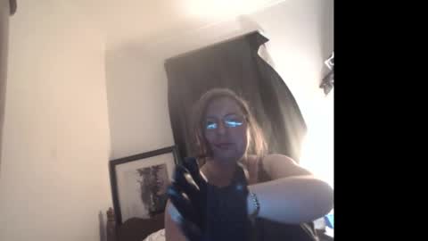 Snapshot of lady_delilah_ts chatting on February 16, 11:59 pm Delilah-Catherine online show from February 16, 11:59 pm