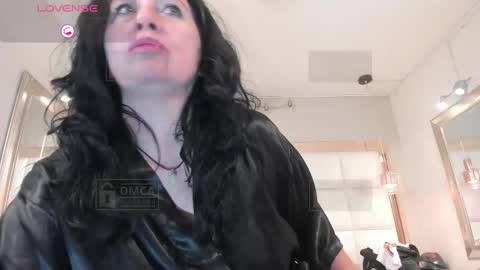    online show from March 31, 9:48 pm