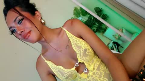 Snapshot of lady_in_black18 chatting on October 20, 12:04 am Stella online show from October 20, 12:04 am