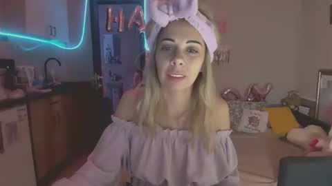 Snapshot of lady_smile69 chatting on September 30, 4:56 am lady_smile69 online show from September 30, 4:56 am