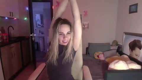 lady_smile69 online show from October 24, 8:09 pm