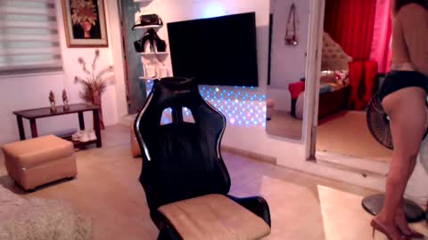 M MMY online show from January 24, 6:24 am