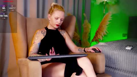 Vi online show from October 20, 1:49 pm