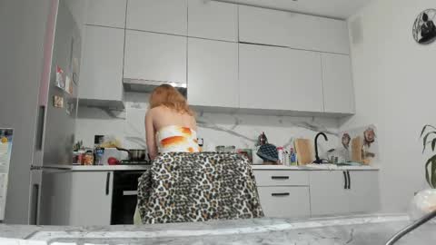 Sima Ladybigsmile online show from May 7, 8:59 pm