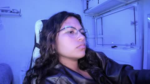  Lady  online show from April 9, 6:19 am