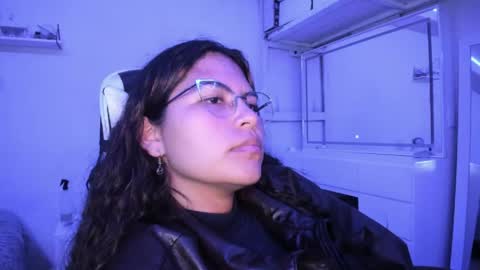  Lady  online show from April 17, 2:25 am