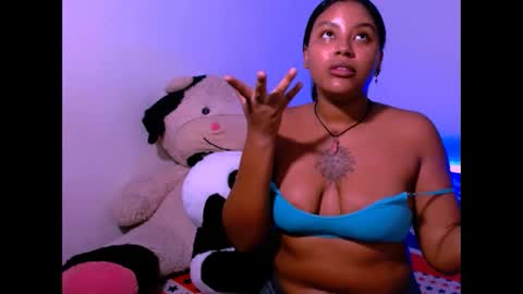 laura online show from November 15, 11:01 am