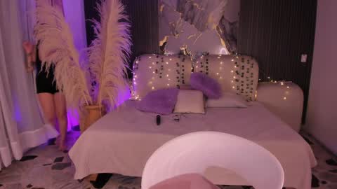 Lady  online show from April 11, 4:39 am