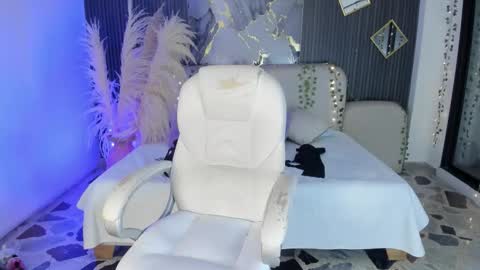 Lady  online show from January 10, 5:13 am