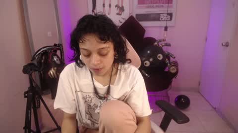 Ladywawy  online show from October 19, 3:06 pm