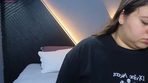    online show from March 3, 10:17 pm