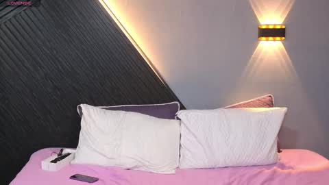    online show from March 4, 10:29 pm