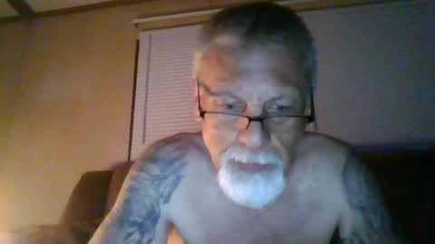 laidbackluxury online show from June 15, 7:44 am
