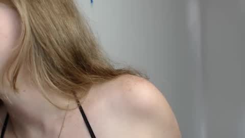 lailacuteee online show from June 14, 5:37 pm