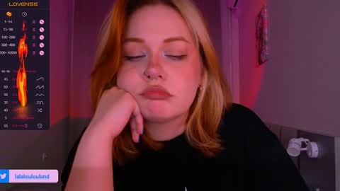 Snapshot of lala_loulou chatting on December 7, 7:49 pm Nicky online show from December 7, 7:49 pm