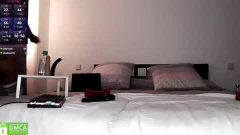 Lola online show from February 17, 6:18 pm