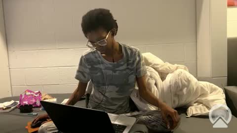 lalunevelvet online show from February 26, 2:19 am