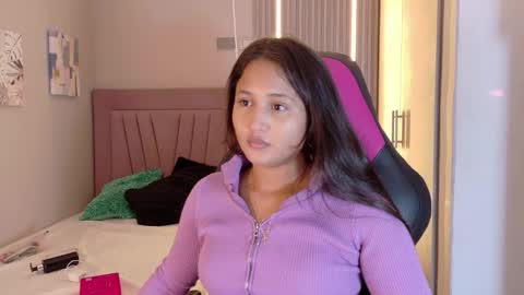 Laura online show from November 26, 12:24 pm