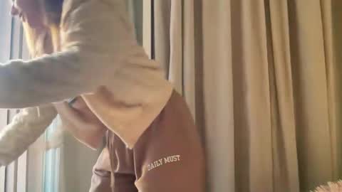 Lana online show from March 9, 7:02 am