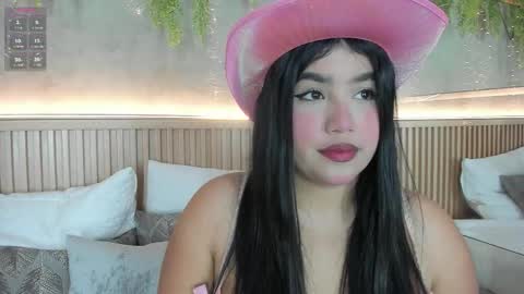 lana_lann online show from March 5, 12:36 pm