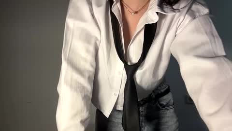 Sarah online show from February 12, 2:31 pm