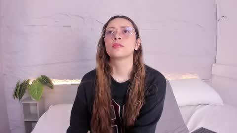 Lanna online show from March 23, 1:27 pm