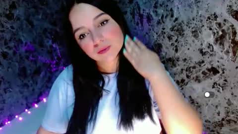 Lanna online show from November 26, 2:03 pm