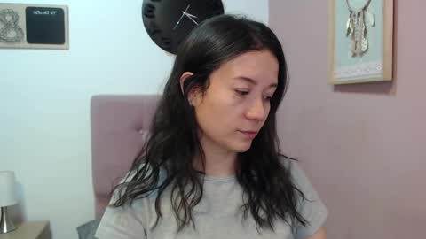 Lanna online show from March 10, 1:10 pm