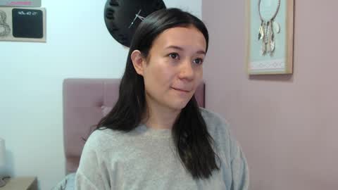 Lanna online show from February 27, 1:28 pm