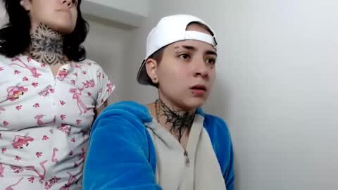 Snapshot of lannie_gonzales chatting on March 6, 3:02 pm LANNIE   online show from March 6, 3:02 pm