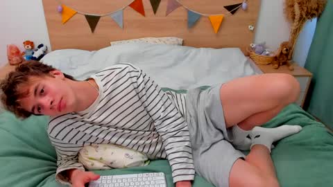 Fandi online show from April 5, 9:39 am