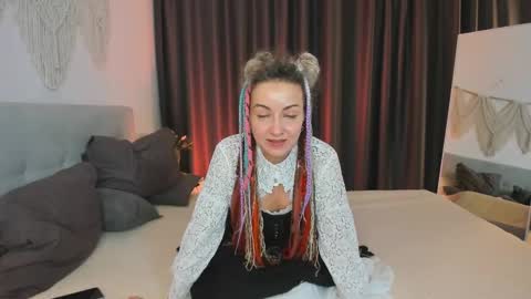 Lar online show from April 10, 9:41 pm