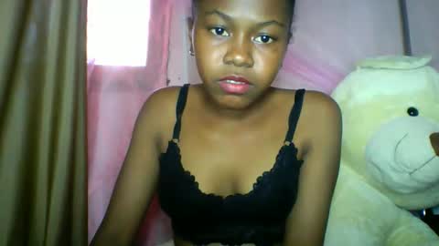 lara_belle online show from April 28, 10:19 am