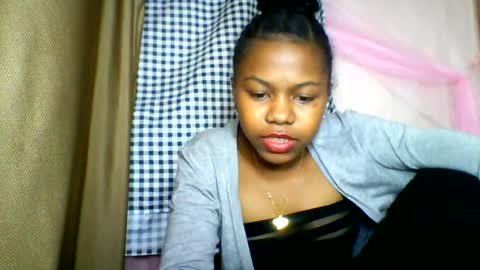 lara_belle online show from June 25, 3:47 am