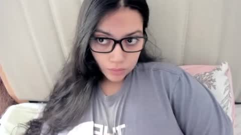 lara online show from December 14, 1:28 pm