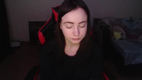 Laralianna online show from February 5, 6:55 pm