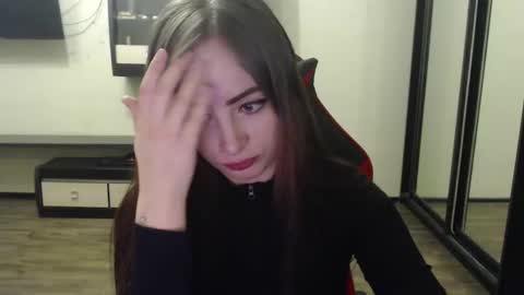 Laralianna online show from February 28, 5:26 pm