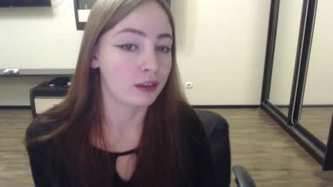 Laralianna online show from December 9, 4:37 pm