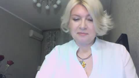 Snapshot of laramrs chatting on October 9, 4:34 pm laramrs online show from October 9, 4:34 pm