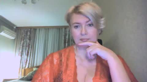 Snapshot of laramrs chatting on October 20, 4:56 pm laramrs online show from October 20, 4:56 pm