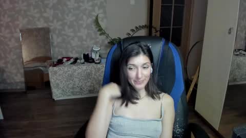 Larisa online show from October 5, 6:15 pm